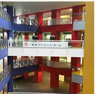 エレベーター内